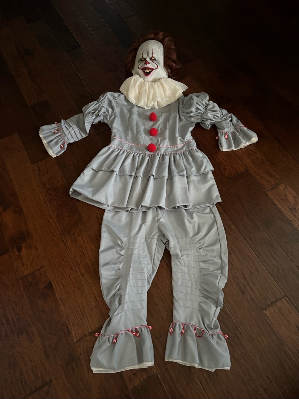 Pennywise Costume worn once!!